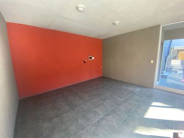 VENTA 3 AMBIENTES CON JARDIN/ COCHERA/ PILAR