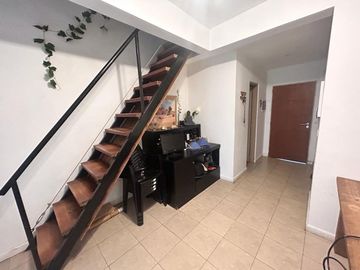 VENTA 3 AMBIENTES CON JARDIN/ COCHERA/ PILAR