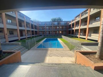 VENTA 3 AMBIENTES CON JARDIN/ COCHERA/ PILAR