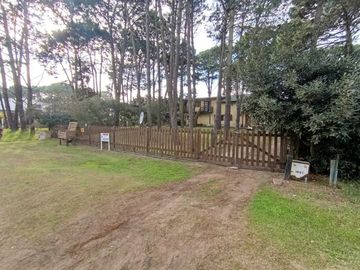 VENTA 4 DEPARTAMENTOS MAS LOTE PINAMAR