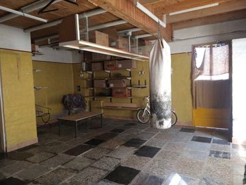 VENTA CASA 2 DORM + SALON COMERCIAL + GALPÓN NQN