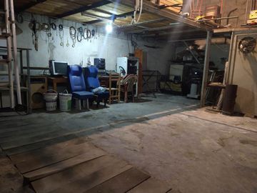 VENTA CASA 2 DORM + SALON COMERCIAL + GALPÓN NQN