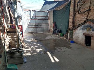 VENTA CASA 2 DORM + SALON COMERCIAL + GALPÓN NQN