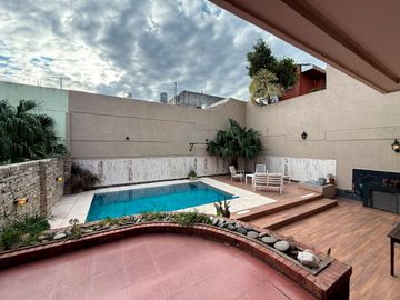 CASA 6 AMB. CON PILETA, PATIO , PARRILLA Y COCHERA