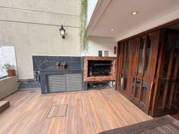 CASA 6 AMB. CON PILETA, PATIO , PARRILLA Y COCHERA