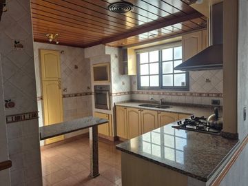 Piso alto-276 m2-2 coch-Apto Crédito-Lanús Centro