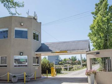 Imperdible Casa doble lote amueblada en Domselaar