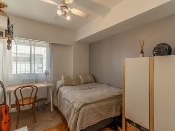 VENTA dpto 4 amb.c/dep Luz y Sol Caballito