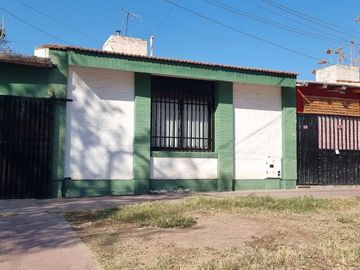 CASA en VENTA 3 DORMITORIOS - PERITO MORENO G.CRUZ
