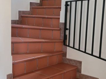 HERMOSA CASA 4 DORMITORIOS EN VENTA - VISTALBA