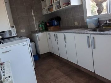 HERMOSA CASA 4 DORMITORIOS EN VENTA - VISTALBA