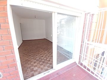 VENTA 2 AMB-FRENTE-COCHERA-BAULERA-PQUE CENTENARIO