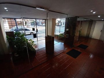 VENTA 2 AMB-FRENTE-COCHERA-BAULERA-PQUE CENTENARIO