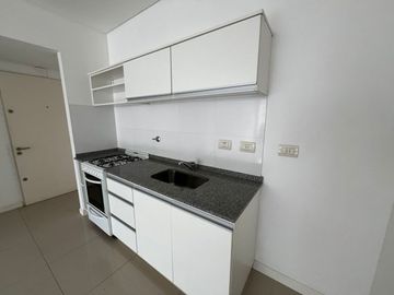 DEPTO MONOAMBIENTE VENTA ALMAGRO C/ BALCON FRENTE