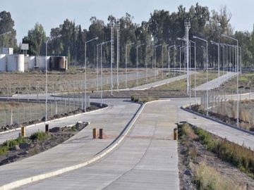 VENTA LOTE INDUSTRIAL APTO SERVICIOS EN PASIP