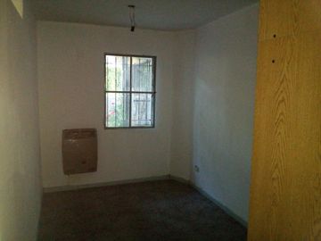 DEPARTAMENTO 3 AMB PLANTA BAJA CON PATIO , COCHERA. EXPENSAS Y ABLINCLUIDAS TIGRE MAIPU 313 COMPLEJO CON PISCINA
