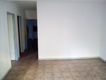 DEPARTAMENTO 3 AMB PLANTA BAJA CON PATIO , COCHERA. EXPENSAS Y ABLINCLUIDAS TIGRE MAIPU 313 COMPLEJO CON PISCINA
