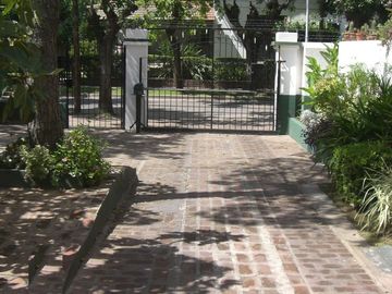 DEPARTAMENTO 3 AMB PLANTA BAJA CON PATIO , COCHERA. EXPENSAS Y ABLINCLUIDAS TIGRE MAIPU 313 COMPLEJO CON PISCINA