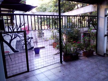 DEPARTAMENTO 3 AMB PLANTA BAJA CON PATIO , COCHERA. EXPENSAS Y ABLINCLUIDAS TIGRE MAIPU 313 COMPLEJO CON PISCINA