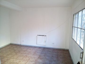DEPARTAMENTO 3 AMB PLANTA BAJA CON PATIO , COCHERA. EXPENSAS Y ABLINCLUIDAS TIGRE MAIPU 313 COMPLEJO CON PISCINA
