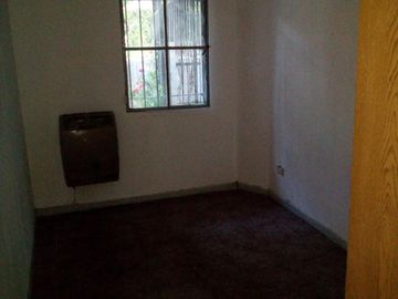 DEPARTAMENTO 3 AMB PLANTA BAJA CON PATIO , COCHERA. EXPENSAS Y ABLINCLUIDAS TIGRE MAIPU 313 COMPLEJO CON PISCINA