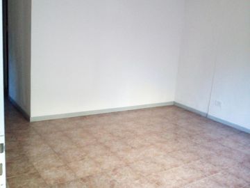 DEPARTAMENTO 3 AMB PLANTA BAJA CON PATIO , COCHERA. EXPENSAS Y ABLINCLUIDAS TIGRE MAIPU 313 COMPLEJO CON PISCINA