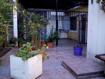DEPARTAMENTO 3 AMB PLANTA BAJA CON PATIO , COCHERA. EXPENSAS Y ABLINCLUIDAS TIGRE MAIPU 313 COMPLEJO CON PISCINA