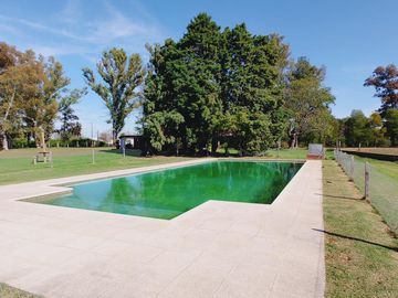 Alquiler CASA amoblada y equipada BARRIO CERRADO - MANZANARES - PILAR