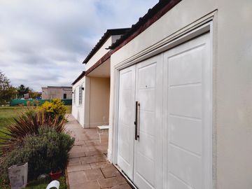 Alquiler CASA amoblada y equipada BARRIO CERRADO - MANZANARES - PILAR