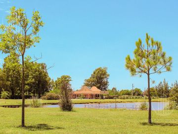 Casa de 4amb con Increible Vista en  San Eliseo Golf , Canning