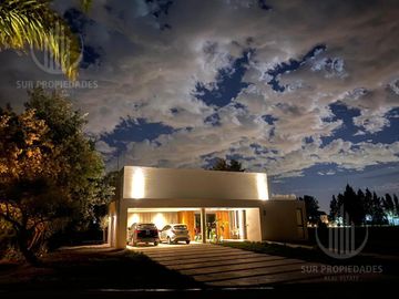 Casa de 4amb con Increible Vista en  San Eliseo Golf , Canning