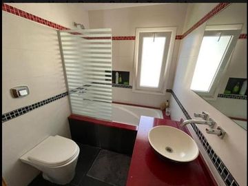 Moderna e impecable casa en Terravista