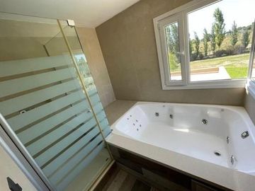 Moderna e impecable casa en Terravista