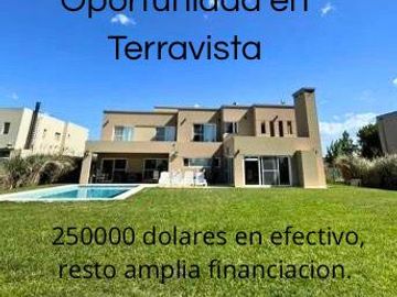 Moderna e impecable casa en Terravista