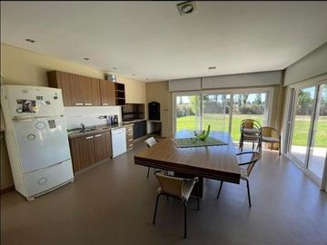 Moderna e impecable casa en Terravista
