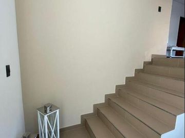 Moderna e impecable casa en Terravista