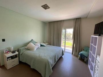 Moderna e impecable casa en Terravista