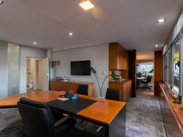 Edificio comercial en venta en San Isidro