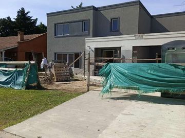 Casa en venta - 3 Dormitorios 3 Baños - 227Mts2 - Pilar