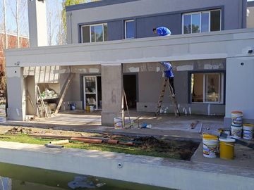 Casa en venta - 3 Dormitorios 3 Baños - 227Mts2 - Pilar