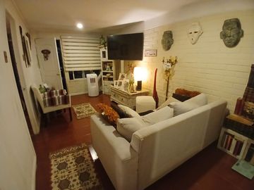 CASA DE UN PISO FAMILIAR ACOGEDORA