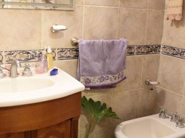PH en venta - 4 dormitorios 2 baños - 182 mts2 - La Plata