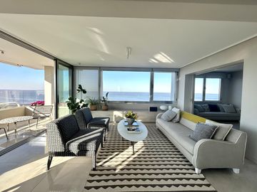 Espectacular 2 suites y dep Vista al Rio Venta La Lucila