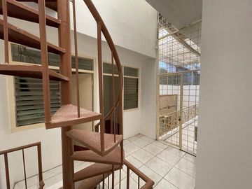 Rumah Bagus 2 Lantai Bisa Untuk Tempat Usaha