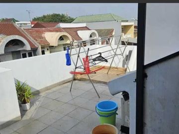 Rumah Modern 2 Lantai di Taman Modern Cakung, Jakarta Timur