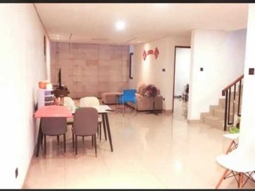 Rumah Modern 2 Lantai di Taman Modern Cakung, Jakarta Timur