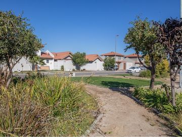 Venta casa en Buin: segura, amplia y bien ubicada