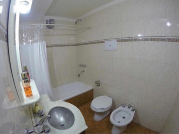 Departamento en venta - 2 dormitorios 1 baño - 60mts2 totales - Ramos Mejia