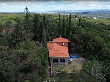Los Cocos Chalet emblematico a mts de Grierson