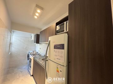 En venta dos ambientes al frente con balcón, Centro Mar del Plata